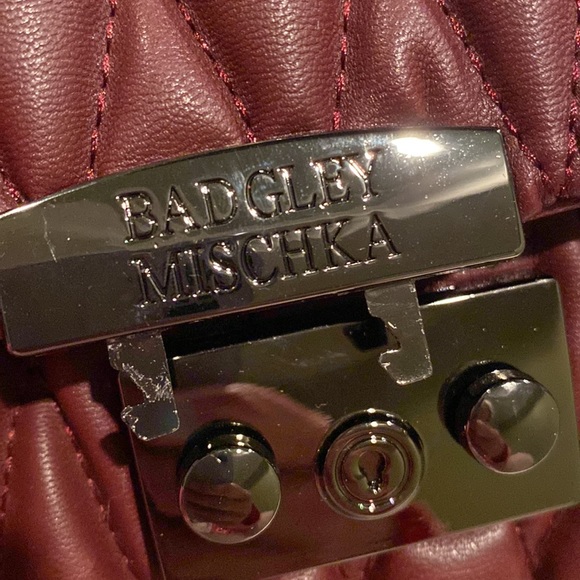 Badgley Mischka quilted crossbody - Picture 6 of 9